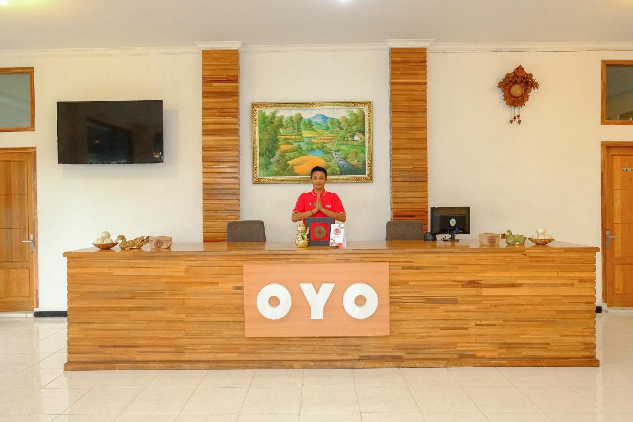 Oyo 446 Hotel Kawi Surapatha Malang Exterior photo