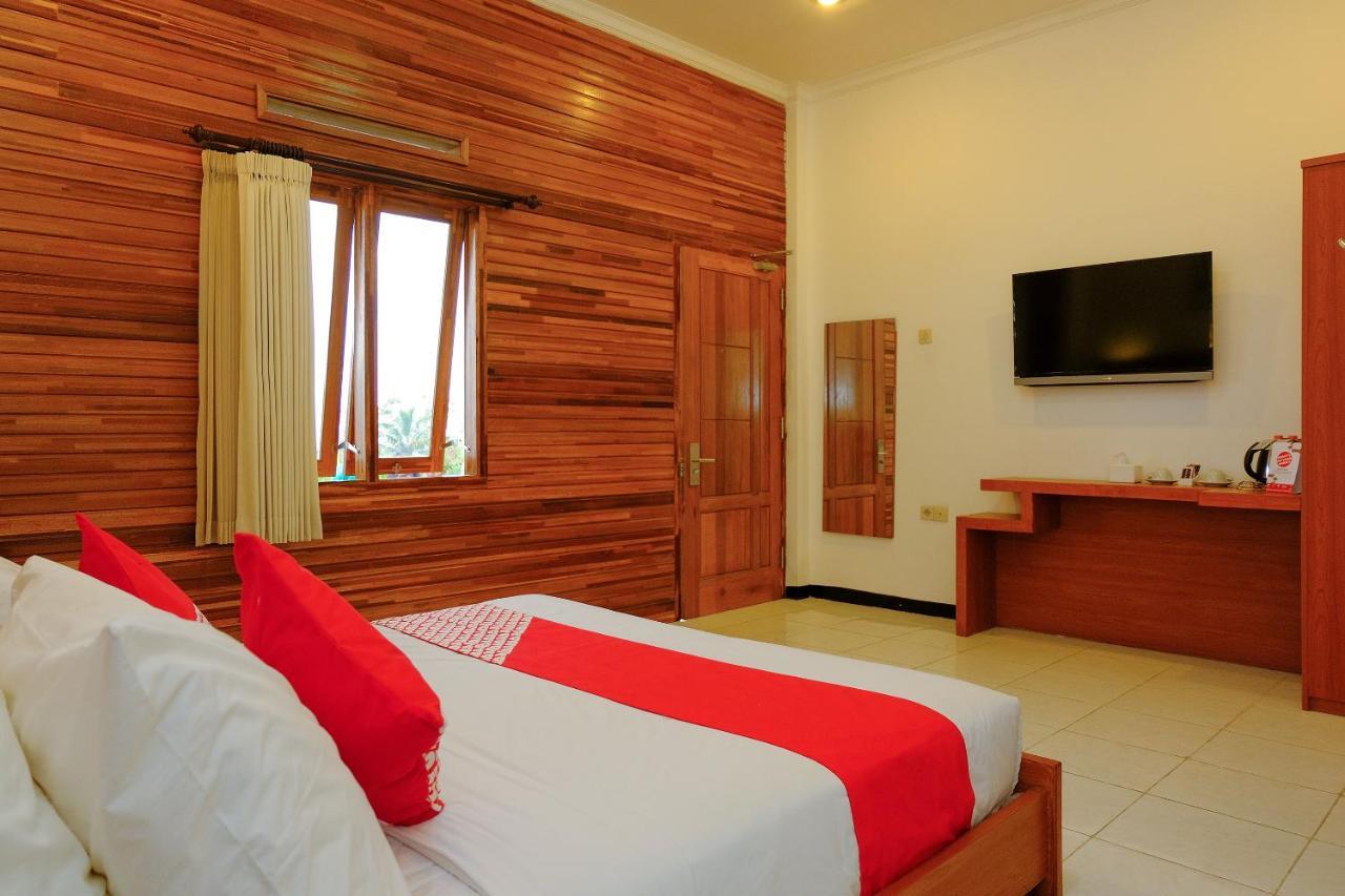 Oyo 446 Hotel Kawi Surapatha Malang Exterior photo