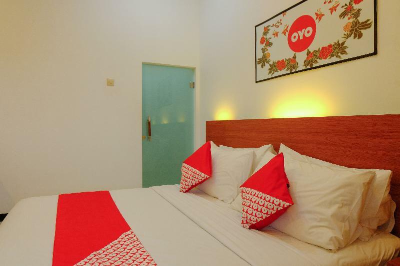 Oyo 446 Hotel Kawi Surapatha Malang Exterior photo