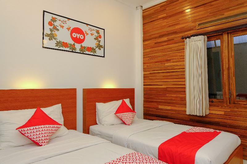 Oyo 446 Hotel Kawi Surapatha Malang Exterior photo